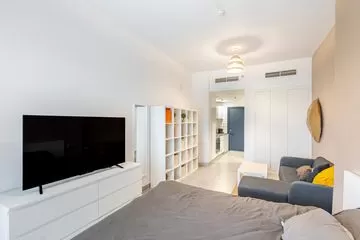 Fully Furnished Studio | Vacant on October