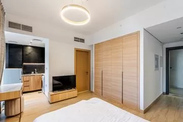 Fully Furnished and Bright Studio | High Floor